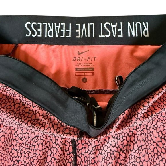 Nike Drive fit leggings Capri pants #Nike #DryFit measurements in pictures
Large - Picture 2 of 4